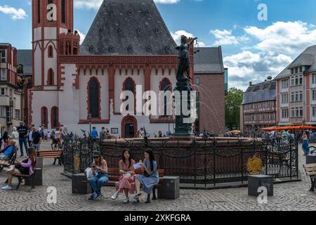 Vue sur la place Romerberg à Francfort, Allemagne Banque D'Images