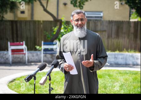 Photo du 19/7/2021 du prédicateur islamiste Anjem Choudary, qui a été reconnu coupable par la cour de la Couronne de Woolwich d'avoir dirigé l'organisation terroriste Al-Muhajiroun et d'avoir encouragé son soutien à travers des réunions en ligne. Date d'émission : mardi 23 juillet 2024. Banque D'Images