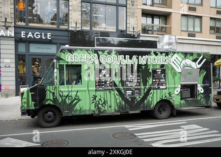 La CUISINE VERTE GORILLE, un bus végétalien de nourriture garé sur la 5ème Avenue à Lower Manhattan, New York. Banque D'Images