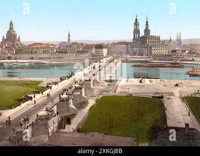 Altstadt (vieille ville), Dresde à la fin du XIXe siècle. Vue du ministère de la Guerre. Imprimé photochrom. Banque D'Images