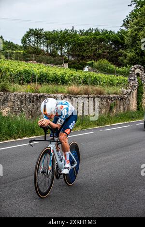 OSCAR ONLEY de l'ÉQUIPE DSM-FIRMENICH POSTNL cycliste sur le Tour de France étape 7 TT, entre nuits-Saints-Georges et Gevrey-Chambertin, 05/07/24. Banque D'Images