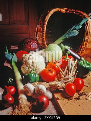 Nature morte. Nourriture. Légumes crus mélangés. Banque D'Images