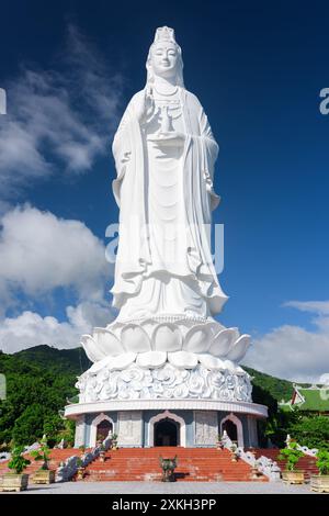 Vue de la Dame Bouddha (le Bodhisattva de la Miséricorde), Danang Banque D'Images