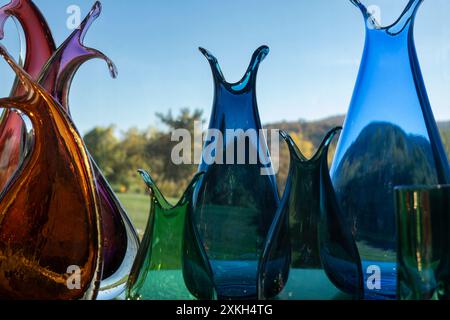 Beau verre de murano coloré fait à la main sur l'affichage, Nouvelle-Angleterre, États-Unis Banque D'Images