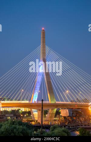 Leonard P. Zakim Bunker Hill/Memorial Bridge (pont Zakim), Boston, Massachusetts, USA Banque D'Images