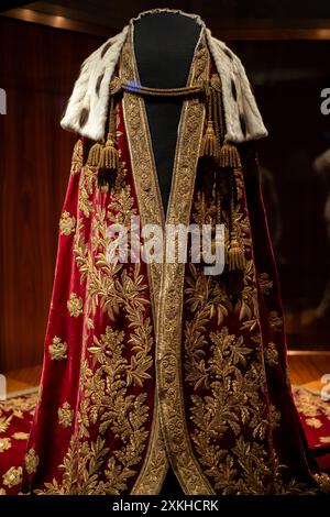 Robes royales européennes antiques médiévales Banque D'Images