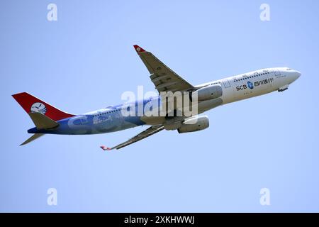 Airbus A330-300 Sichuan Airlines SCB Sichuan Bank . Avion pour l'aéroport de Fiumicino. Fiumicino (Italie), 23 juillet 2024. Photographer01 Banque D'Images