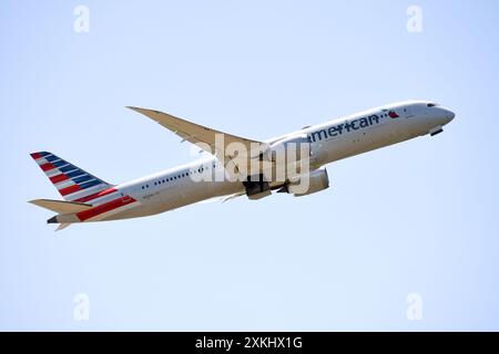 Airbus A350 American Airlines . Avion pour l'aéroport de Fiumicino. Fiumicino (Italie), 23 juillet 2024. Photographer01 Banque D'Images