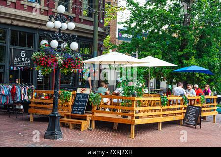 Terrasse extérieure d'un restaurant Gastown à Gastown Vancouver Canada Banque D'Images