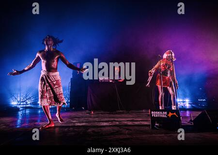 Roskilde, Danemark. 06 juillet 2024. Hhy et The Kampala Unit donnent un concert en direct lors du festival de musique danois Roskilde Festival 2024 à Roskilde. Banque D'Images