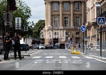 FRANCE-JEUX OLYMPIQUES-PARIS-SPORT le centre-ville de Paris, dans la zone interdite, quatre jours avant la cérémonie d'ouverture des Jeux Olympiques de Paris 2024. À Paris, le 23 juillet 2024. PARIS ILE-DE-FRANCE FRANCE COPYRIGHT : XANDREAXSAVORANIXNERIX FRANCE-JEUX OLYMPIQUES-PARIS-SPORT ASAVORANINERI-15 Banque D'Images