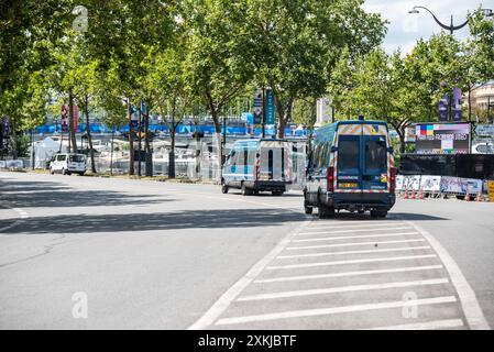 FRANCE-JEUX OLYMPIQUES-PARIS-SPORT le centre-ville de Paris, dans la zone interdite, quatre jours avant la cérémonie d'ouverture des Jeux Olympiques de Paris 2024. À Paris, le 23 juillet 2024. PARIS ILE-DE-FRANCE FRANCE COPYRIGHT : XANDREAXSAVORANIXNERIX FRANCE-JEUX OLYMPIQUES-PARIS-SPORT ASAVORANINERI-98 Banque D'Images