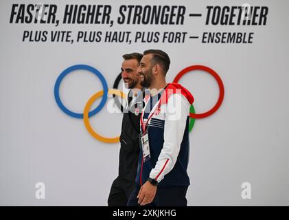 Paris, France. 23 juillet 2024. Les athlètes sont vus dans le village olympique avant les Jeux Olympiques de Paris 2024 à Paris, France, le 23 juillet 2024. Crédit : HU Huhu/Xinhua/Alamy Live News Banque D'Images