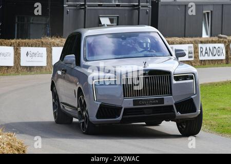 Rolls-Royce Black badge Cullinan Series II, premier coup d'œil, une occasion de voir de nouveaux modèles et des véhicules concept de constructeurs nouveaux et établis Banque D'Images