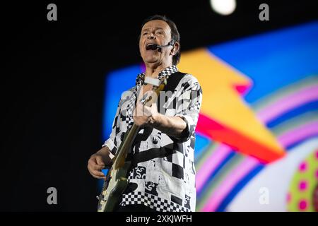Pompéi, Italie. I Pooh, alias Dodi Battaglia, Red Canzian, Roby Facchinetti et Riccardo Fogli, se produit en concert à l'Anfiteatro degli Scavi pour l'Amici X Sempre Tour Estate 2024 à Pompéi-Italie, le 22 juillet 2024. Crédit : Andrea Guli/Alamy Live News Banque D'Images