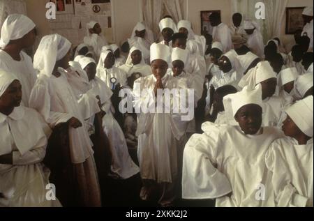 Service religieux des enfants noirs britanniques . The Brotherhood of the Cross and Star, Moss Side Liverpool 1990s 1993 UK HOMER SYKES Banque D'Images