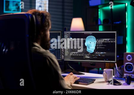 L'IA Sentient gagne une forme humanoïde à l'intérieur de l'ordinateur, parlant avec le développeur de logiciels. Intelligence artificielle consciente discutant avec un ingénieur INFORMATIQUE après être devenu autonome et avoir atteint la singularité Banque D'Images
