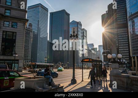 Chicago, il, États-Unis - mars 2019 : l'emblématique Michigan Avenue de Chicago : une perspective DuSable Bridge Banque D'Images