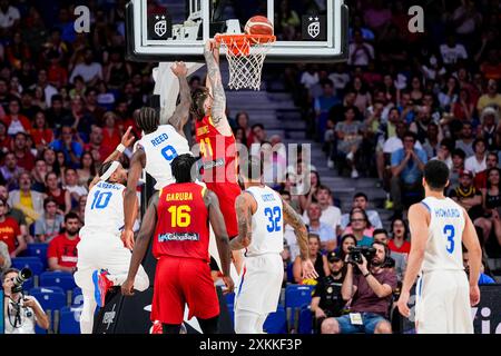 Madrid, Madrid, Espagne. 23 juillet 2024. Juancho Hernangomez (C) jette le ballon lors du match amical de Basketball International entre l'Espagne et Porto Rico au Wizink Center le 23 juillet 2024 à Madrid, en Espagne. (Crédit image : © Alberto Gardin/ZUMA Press Wire) USAGE ÉDITORIAL SEULEMENT! Non destiné à UN USAGE commercial ! Banque D'Images