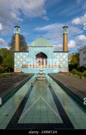 18.04.2024, Allemagne, Hambourg, Hambourg - la Mosquée bleue, attraction touristique et une partie du Centre islamique Hamburg e.V. (IZH) sur l'Alster extérieur. 00A. Banque D'Images