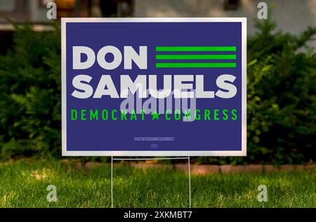 Un panneau de cour d'élection primaire démocratique pour Don Samuels dans le 5e district du Congrès à Minneapolis, Minnesota. Banque D'Images