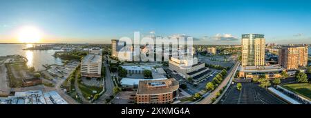 Vue aérienne du quartier historique du centre-ville de Norfolk Virginie avant le coucher du soleil Banque D'Images