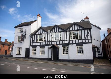 Hodnet village dans la campagne du Shropshire, la maison publique Bear Inn et l'hôtel, établi comme un 16ème siècle Coaching Inn Shropshire, Angleterre, Royaume-Uni Banque D'Images