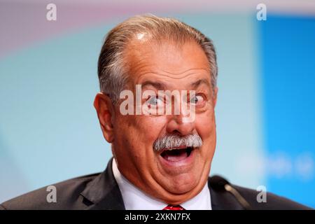 Andrew Liveris, président du comité d'organisation de Brisbane 2032 lors d'une conférence de presse au Centre de presse principal, Paris. Date de la photo : mardi 23 juillet 2024. Banque D'Images