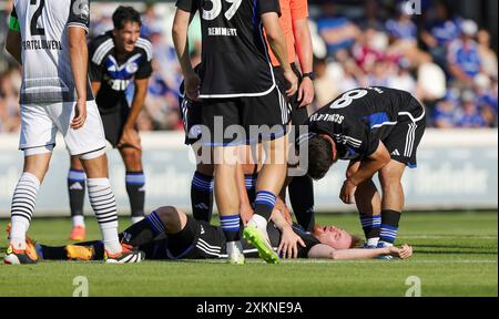 Verl, Deutschland. 18 juillet 2024. firo : 18.07.2024, football, football, 2.Liga, 2.Bundesliga, saison 2024/2025, FC Schalke 04, match amical, Tobias Mohr, Schalke, crédit blessure : dpa/Alamy Live News Banque D'Images