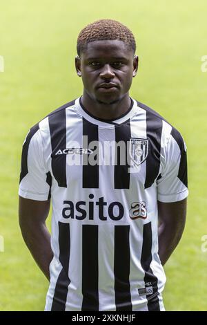 ALMELO, 23-07-2024, Asito stadion. Football néerlandais, Eredivisie, Photocall Heracles Almelo saison 2024/2025. Joueur d'Heracles Bryan Limbombe crédit : Pro Shots/Alamy Live News Banque D'Images