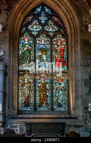 ÉDIMBOURG, GRANDE-BRETAGNE - 10 SEPTEMBRE 2014 : C'est l'un des vieux vitraux de la cathédrale St Giles. Banque D'Images