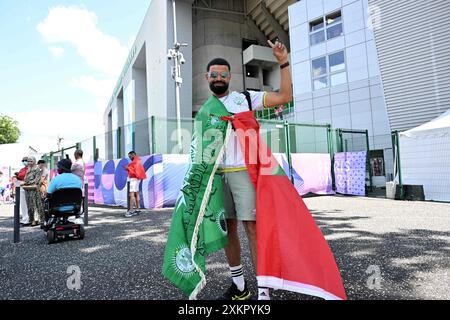 Saint Etienne, France. 24 juillet 2024. Supporter, fan du Maroc devant le Football, Groupe B masculin, entre l'Argentine et le Maroc lors des Jeux Olympiques de Paris 2024 le 24 juillet 2024 au stade Geoffroy-Guichard de Saint-Etienne, France - photo Frédéric Chambert/Panoramic/DPPI Media Credit : DPPI Media/Alamy Live News Banque D'Images