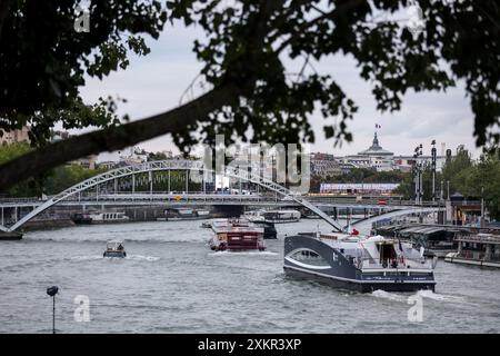 Pariz, Francuska. 24 juillet 2024. Préparatifs des Jeux Olympiques d'été à Paris le 24 juillet 2024. Les Jeux Olympiques de Paris 2024 se déroulent du 26 juillet au 11 août 2024 à Paris, France. Ayant déjà accueilli les Jeux en 1900 et 1924, Paris deviendra la deuxième ville à accueillir les Jeux olympiques d'été à trois reprises, aux côtés de Londres (1908, 1948 et 2012). Les Jeux Olympiques de 2024 marquent également le centenaire des Jeux Olympiques de 1924. La France sera l’hôte pour la 6ème fois au total, y compris les Jeux Olympiques d’été et d’hiver. Photo : Igor Kralj/PIXSELL crédit : Pixsell/Alamy Live News Banque D'Images