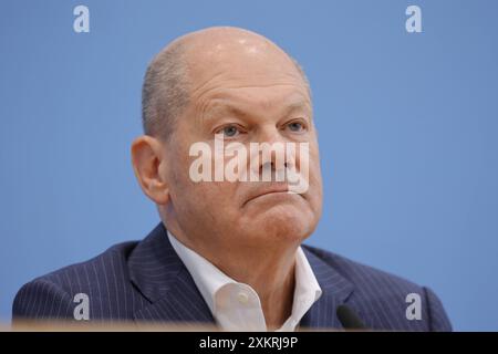 Bundeskanzler Olaf Scholz, Deutschland, Berlin, Bundespressekonferenz, Thema : Aktuelle Themen der Innen- und Außenpolitik *** Chancelier fédéral Olaf Scholz, Allemagne, Berlin, Conférence de presse fédérale, sujets d'actualité en politique intérieure et étrangère Banque D'Images