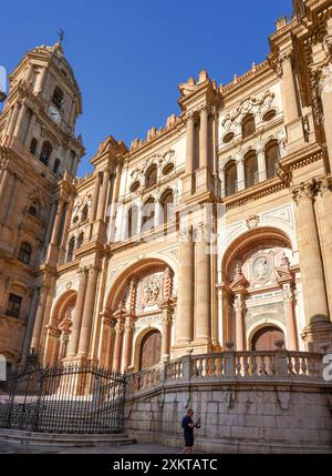 La cathédrale de Malaga, façade avant, Málaga, Andalousie, espagne. Banque D'Images