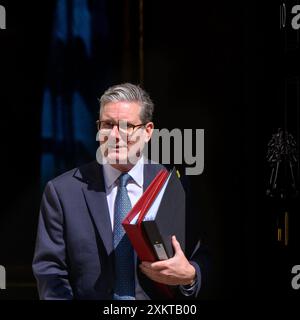 Sir Keir Starmer MP (Lab : Holborn et St Pancras) premier ministre britannique - quittant 10 Downing Street pour répondre aux questions de son premier premier premier ministre 24/07/24 Banque D'Images