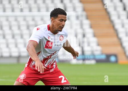 Luther James Wilden (2 Stevenage) lors du match amical de pré-saison entre Stevenage et Coventry City au Lamex Stadium, Stevenage le mardi 23 juillet 2024. (Photo : Kevin Hodgson | mi News) crédit : MI News & Sport /Alamy Live News Banque D'Images