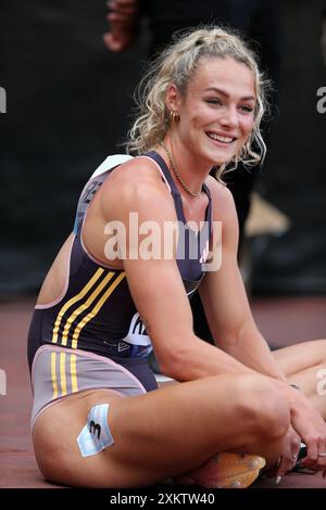 Lieke KLAVER (pays-Bas, Hollande) après avoir participé à la finale du 400 m féminin en 2024, IAAF Diamond League, London Stadium, Queen Elizabeth Olympic Park, Stratford, Londres, Royaume-Uni. Banque D'Images