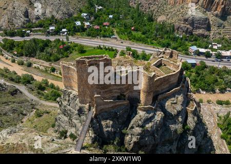 Château d'Enguzek kapi en haute montagne à Uzundere, Erzurum, Turquie, Turquie voyage Banque D'Images