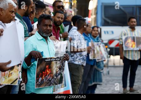 Roma, Italie. 24 juillet 2024. Manifestazione della comunit&#xe0 ; Bengalese sostenitrice del Governo in Bangladesh Roma, Italia &#x2014 ; Mercoled&#xec ; 24 luglio 2024 - Cronaca - (foto di Cecilia Fabiano/LaPresse) démonstration de la communauté Bengalesi pour soutenir le gouvernement du Bangladesh Rome, Italie - jeudi 24 juillet 2024 - nouvelles - (photo de Cecilia Fabiano/LaPresse) crédit: LaPresse/Alamy Live News Banque D'Images