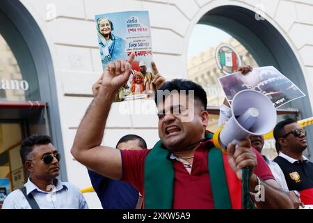 Roma, Italie. 24 juillet 2024. Manifestazione della comunit&#xe0 ; Bengalese sostenitrice del Governo in Bangladesh Roma, Italia &#x2014 ; Mercoled&#xec ; 24 luglio 2024 - Cronaca - (foto di Cecilia Fabiano/LaPresse) démonstration de la communauté Bengalesi pour soutenir le gouvernement du Bangladesh Rome, Italie - jeudi 24 juillet 2024 - nouvelles - (photo de Cecilia Fabiano/LaPresse) crédit: LaPresse/Alamy Live News Banque D'Images