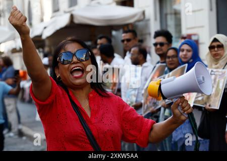 Roma, Italie. 24 juillet 2024. Manifestazione della comunit&#xe0 ; Bengalese sostenitrice del Governo in Bangladesh Roma, Italia &#x2014 ; Mercoled&#xec ; 24 luglio 2024 - Cronaca - (foto di Cecilia Fabiano/LaPresse) démonstration de la communauté Bengalesi pour soutenir le gouvernement du Bangladesh Rome, Italie - jeudi 24 juillet 2024 - nouvelles - (photo de Cecilia Fabiano/LaPresse) crédit: LaPresse/Alamy Live News Banque D'Images