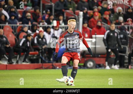 Toronto (Ontario), le 3 mars 2024, M. Longstaff #8 passe la balle au match de soccer de la Ligue majeure entre Toronto FC vs Atlanta United au BMO Field. Banque D'Images