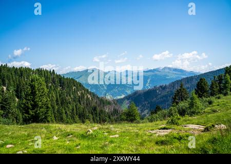 La beauté de la région de lagorai dans les dolomites italiennes Banque D'Images