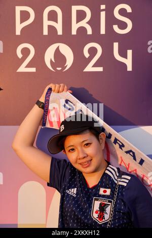 Bordeaux, France. 24 juillet 2024. Fan japonais pendant les Jeux Olympiques de Paris 2024. Match de football Japon-Paraguay (score : Japon 5-Paraguay 0) au stade Matmut Atlantique à Bordeaux. Bordeaux, Gironde, France, Europe. Crédit : photo Hugo Martin Alamy/Live News. Banque D'Images