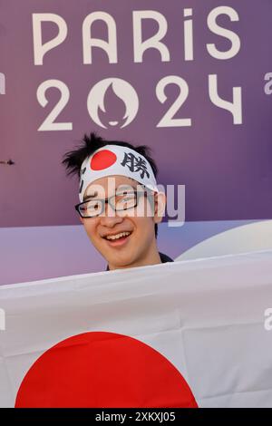 Bordeaux, France. 24 juillet 2024. Fan japonais pendant les Jeux Olympiques de Paris 2024. Match de football Japon-Paraguay (score : Japon 5-Paraguay 0) au stade Matmut Atlantique à Bordeaux. Bordeaux, Gironde, France, Europe. Crédit : photo Hugo Martin Alamy/Live News. Banque D'Images