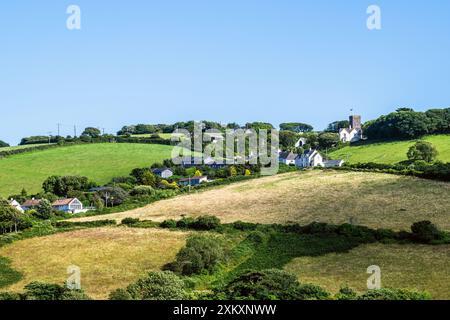 East Portlemouth : Winwaloe's Church, Salcombe and Mill Bay, Kingsbridge Estuary, Batson Creek, Southpool Creek, Devon, Angleterre, Europe Banque D'Images