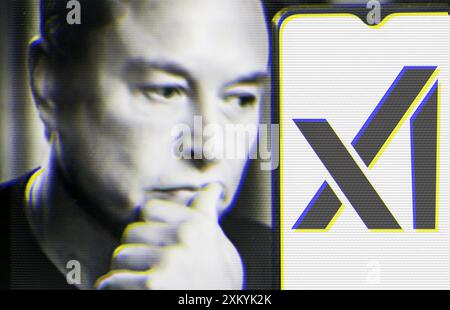 25 juillet 2024. Ukraine. Poltava. Dans cette illustration photo, un portrait d'Elon Musk et le logo XAI sont visibles sur un appareil mobile. Banque D'Images