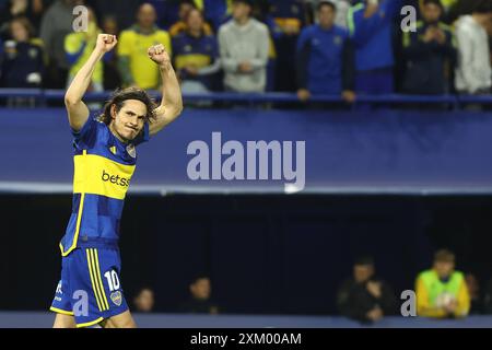 L'attaquant uruguayen Argentinas Boca Juniors Edinson Cavani célèbre après avoir marqué un but contre les Ecuadors Independiente del Valle lors du match de la Copa Sudamericana, au stade la Bombonera à Buenos Aires le 24 juillet 2024 Boca Juniors a gagné 1 0 et s'est qualifié pour le tour suivant BUENOS AIRES ARGENTINA Copyright : xALEJANDROxPAGNIx Banque D'Images