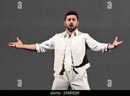 Salzbourg, Autriche. 24 juillet 2024. ABD0153 20240724 - Une répétition de 'Don Giovanni' de Wolfgang Amadeus Mozart, le 24 juillet 2024 au grosses Festspielhaus de Salzbourg, lors de l'édition de cette année du Salzburger Festspiele, le festi (de gauche à droite) de la ville pour l'opéra, le théâtre et les concerts. La première a lieu le 28 juillet dans le cadre du Festi de Salzbourg 2024 (de gauche à droite) Davide Luciano (Don Giovanni). - 20240724 PD8001 crédit : APA-PictureDesk/Alamy Live News Banque D'Images